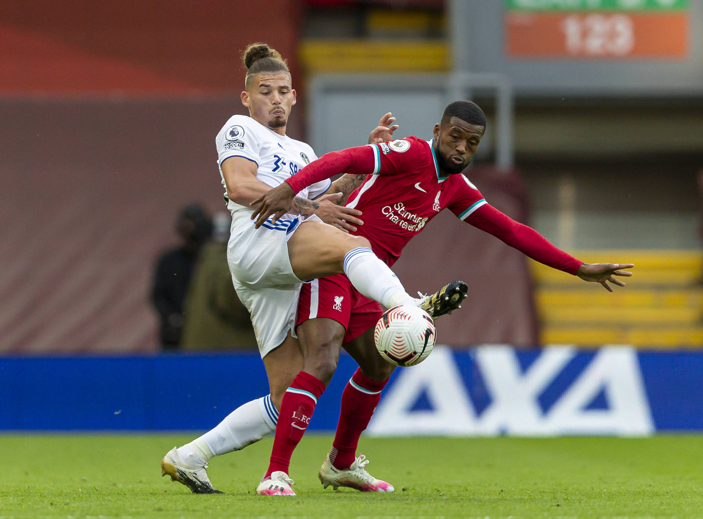 都表现出了 都表现出了